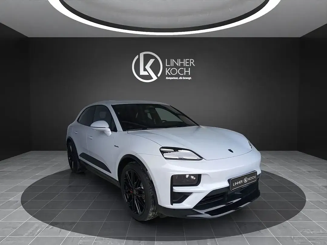 Porsche Macan Turbo - Thumbnail 6