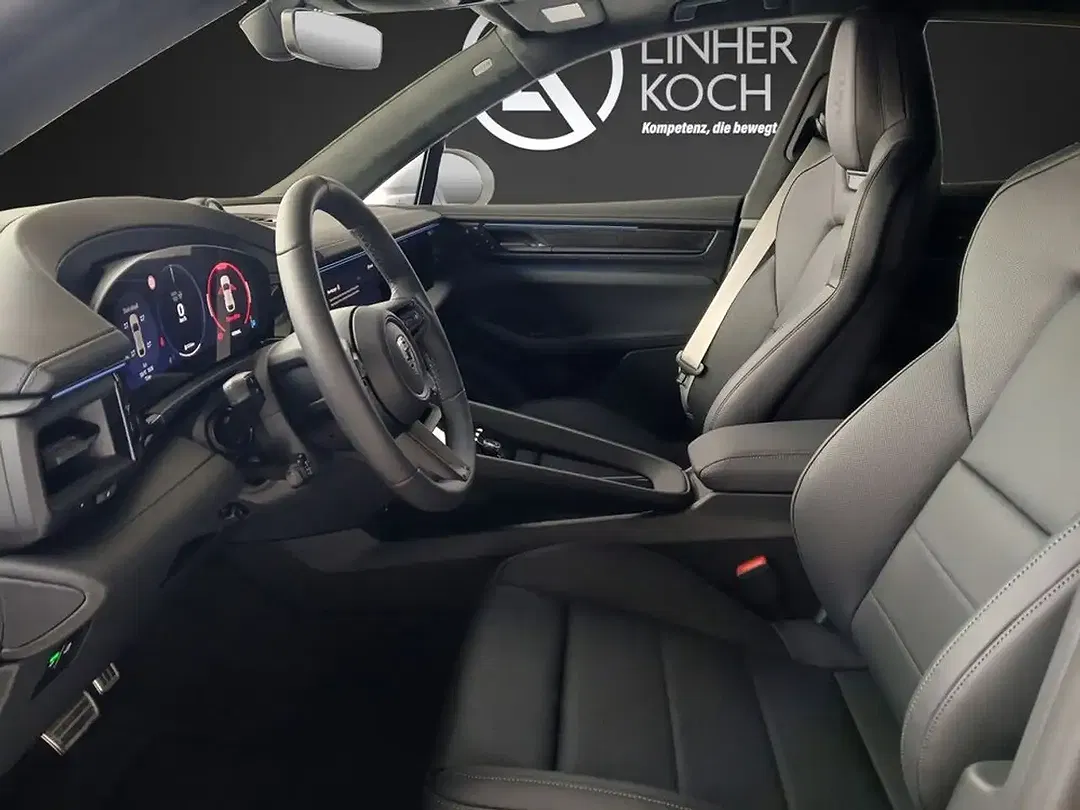 Porsche Macan Turbo - Thumbnail 8
