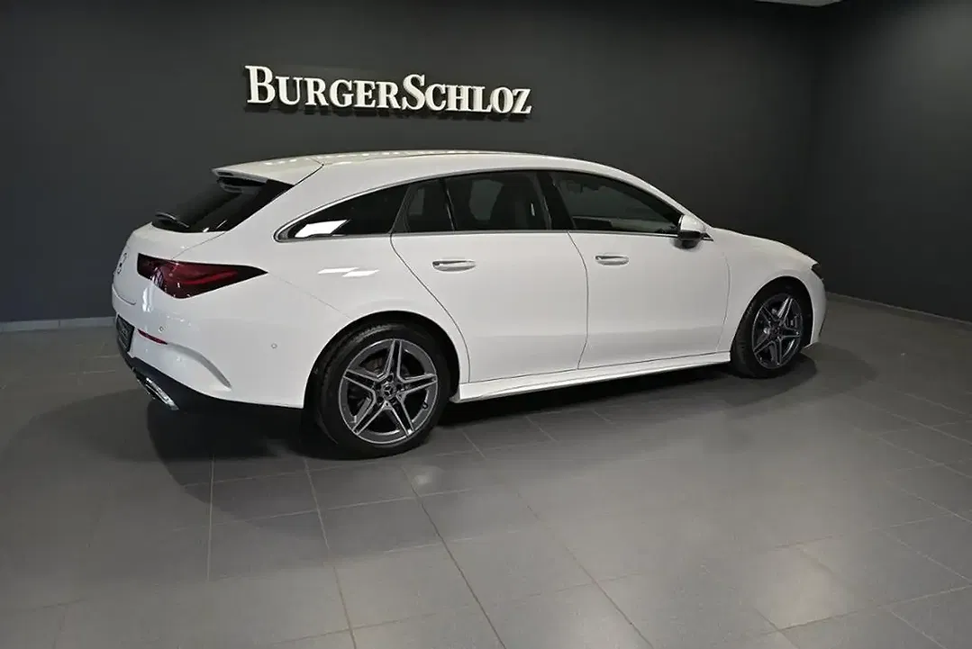 Mercedes-Benz CLA 180 AMG - foto 2