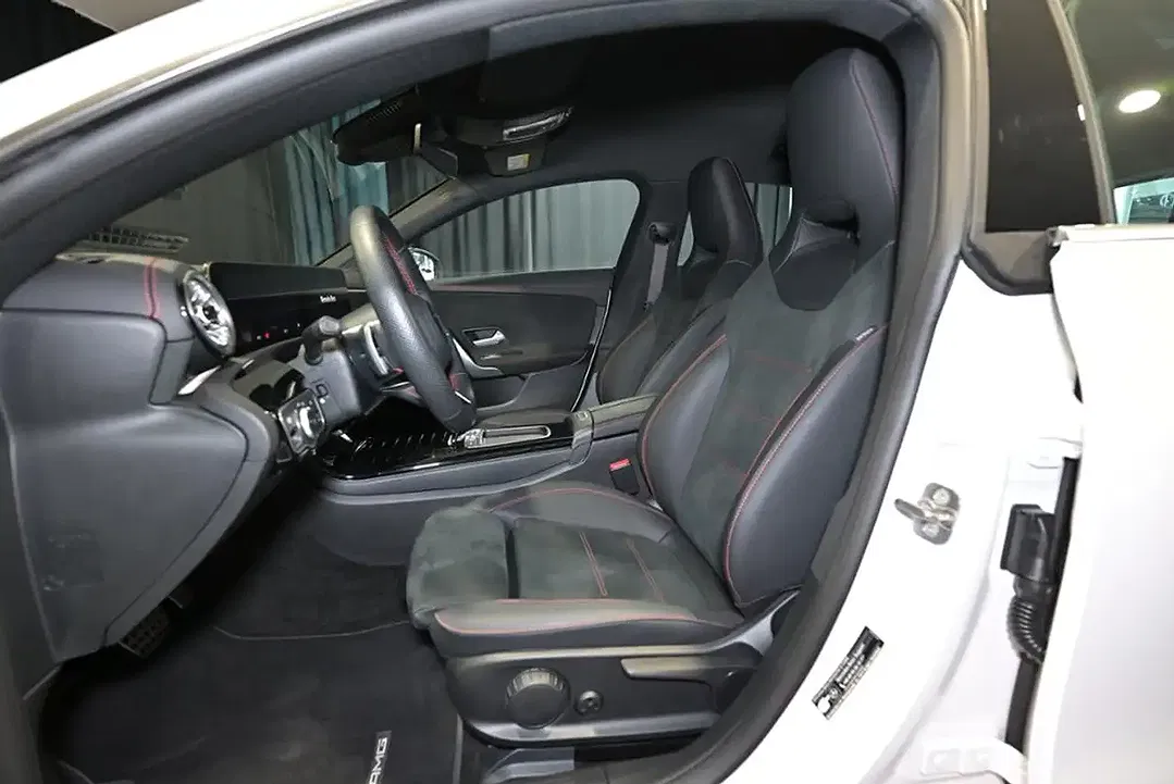 Mercedes-Benz CLA 180 AMG - Thumbnail 4