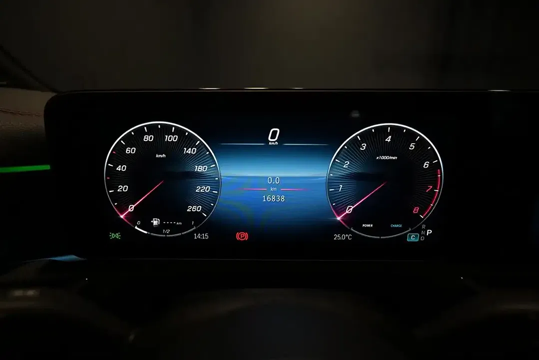 Mercedes-Benz CLA 180 AMG - Thumbnail 9