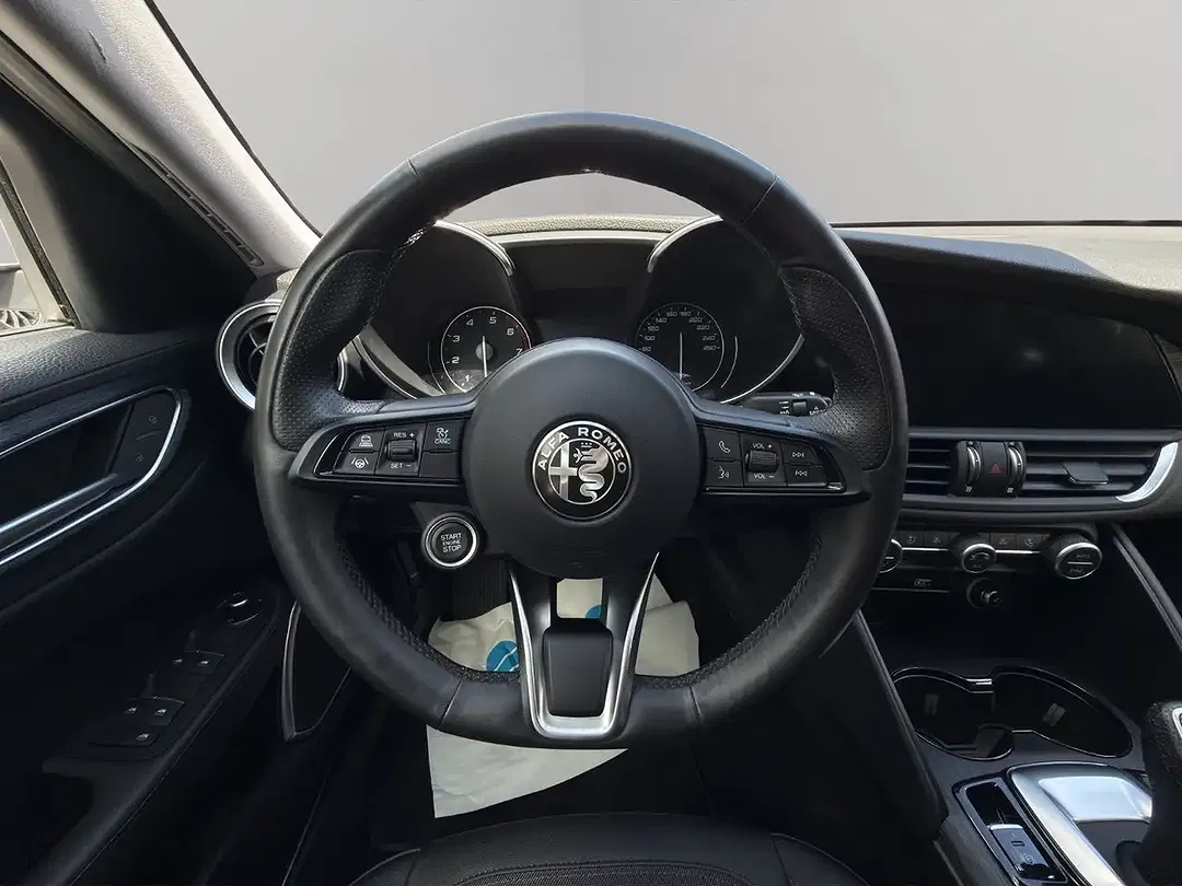 Alfa Romeo Giulia Super - Thumbnail 9