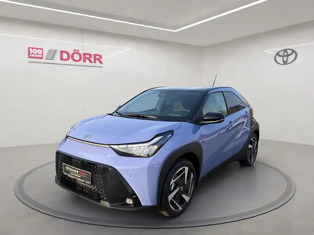 Toyota Aygo X 1.5 Hybrid Lounge - Thumbnail 1