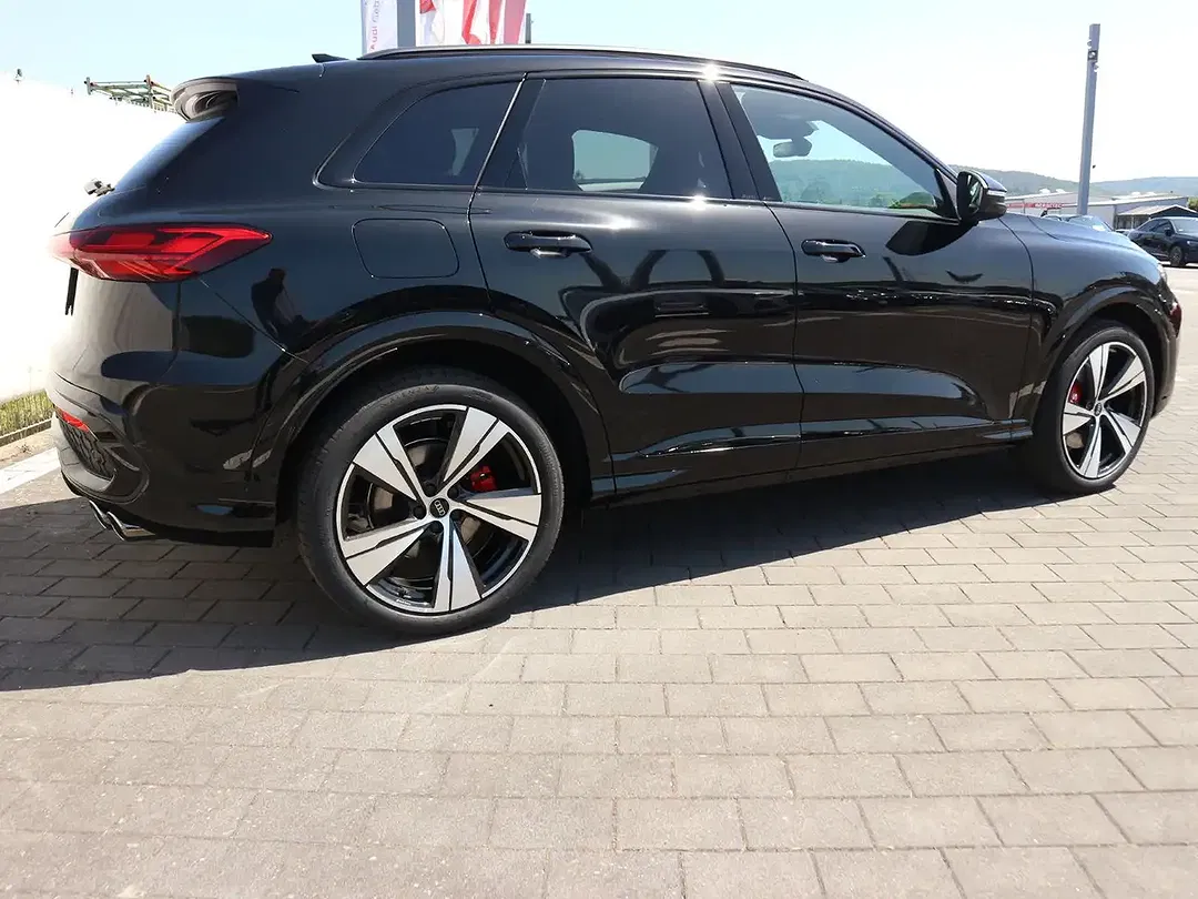 Audi SQ5 Edition One - foto 2