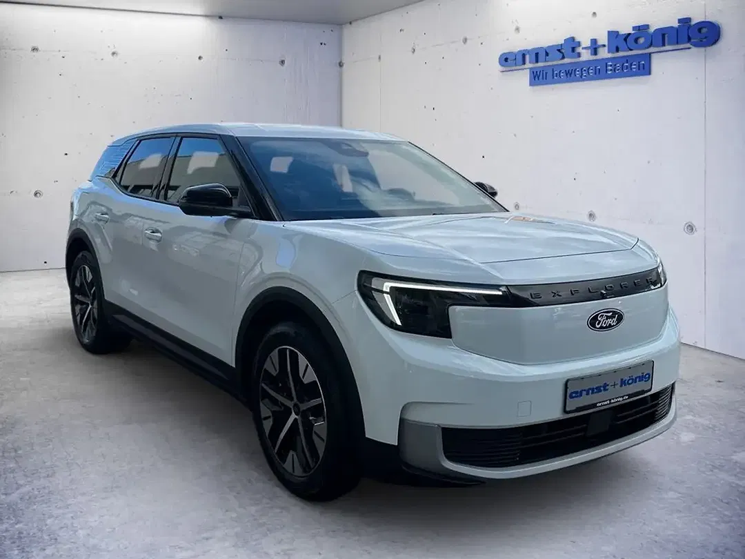 Ford Explorer Extended Range - Thumbnail 3