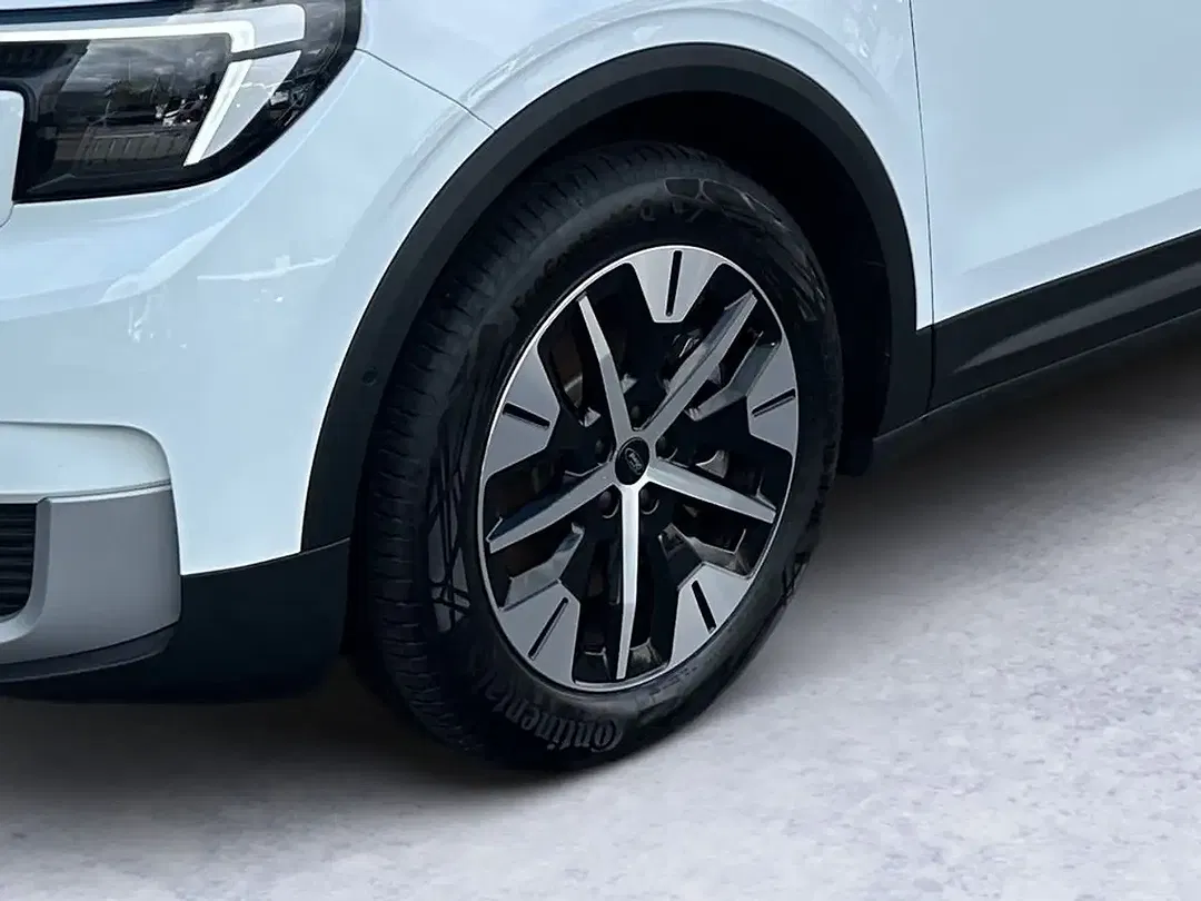 Ford Explorer Extended Range - Thumbnail 7