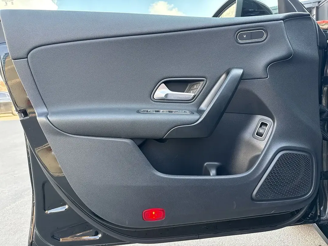 Mercedes-Benz CLA 180 - Thumbnail 10