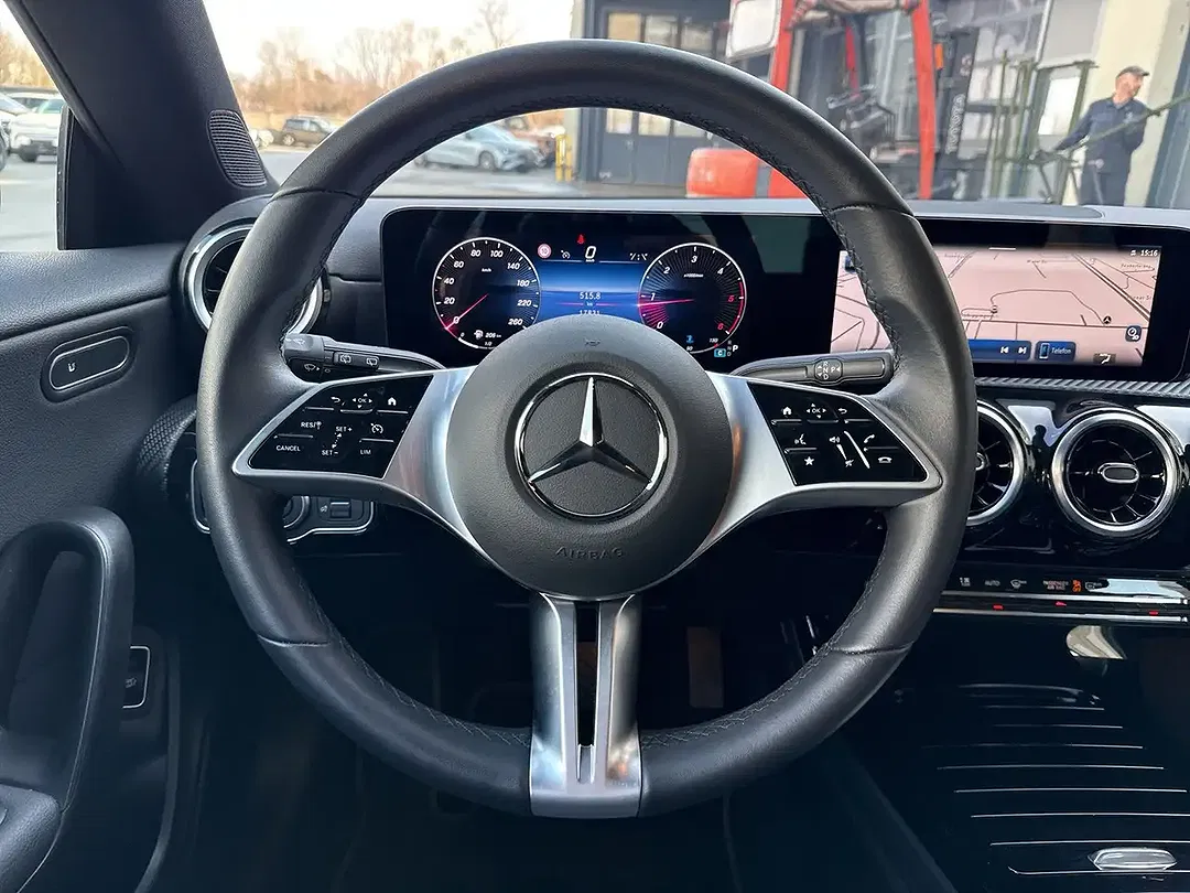Mercedes-Benz CLA 180 - Thumbnail 8
