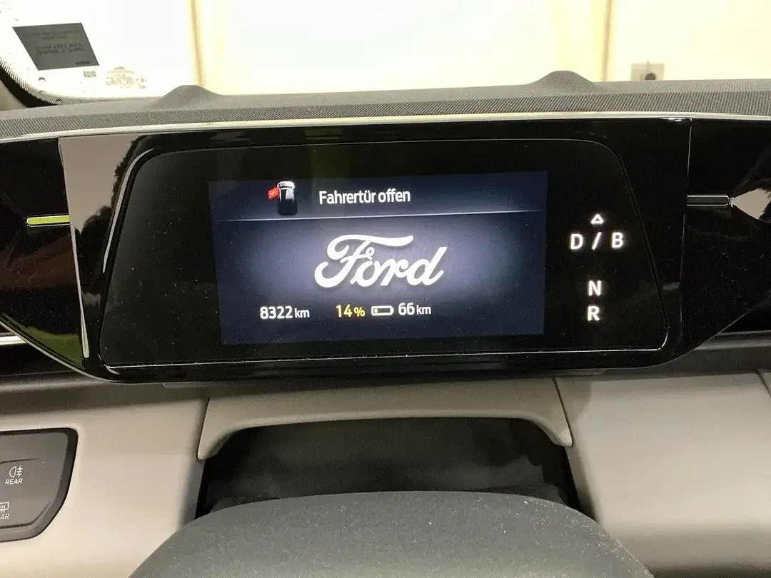 Ford Explorer Premium - Thumbnail 6