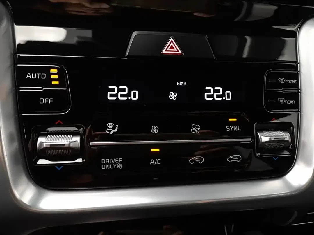 Kia Sorento PHEV 4WD Platinum - Thumbnail 6