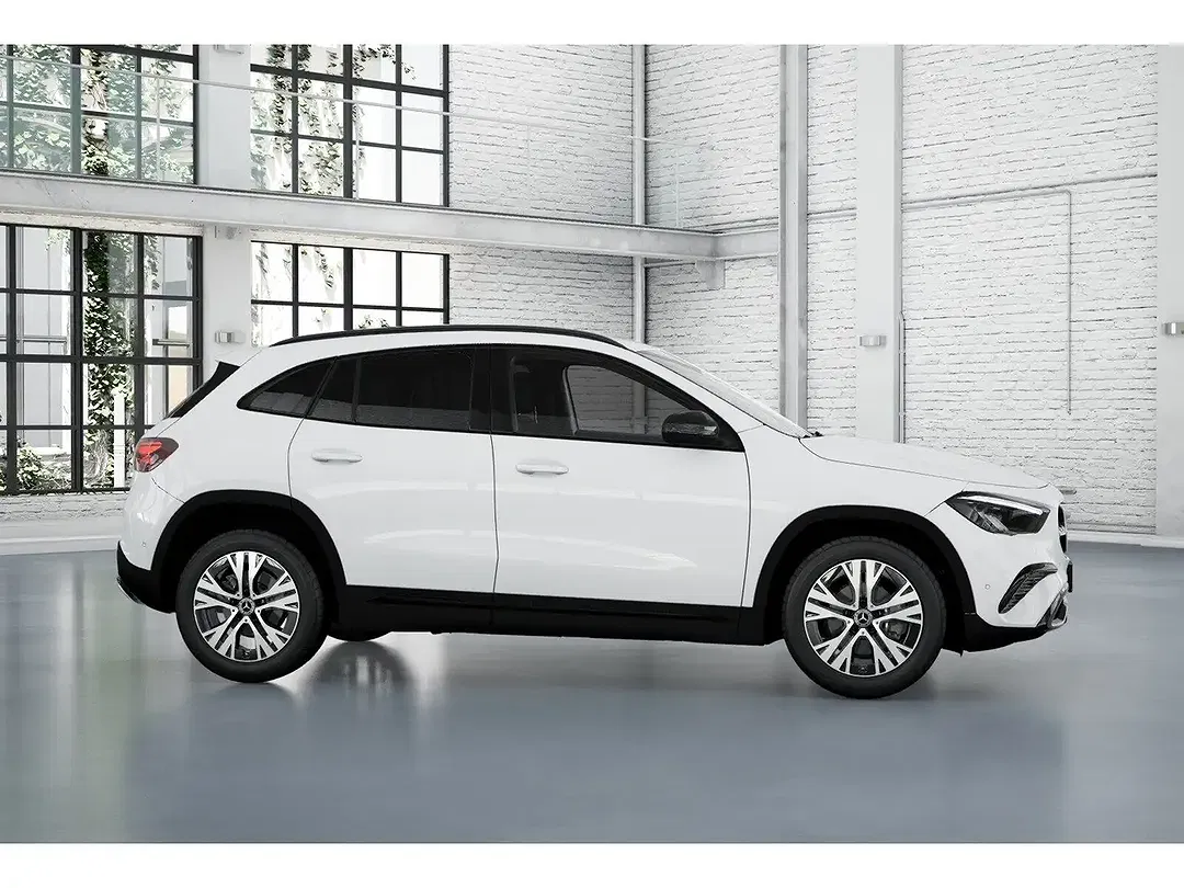 Mercedes-Benz GLA 180 - Thumbnail 8