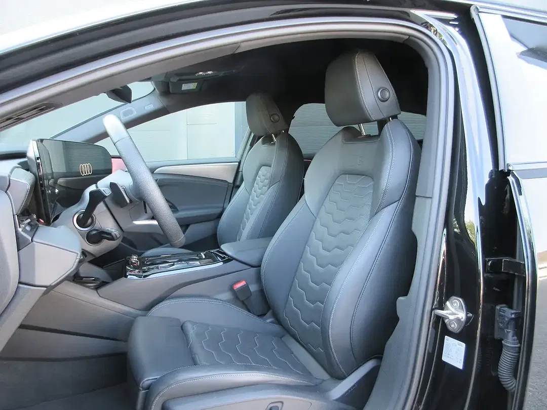 Audi S6 e-tron - Thumbnail 11