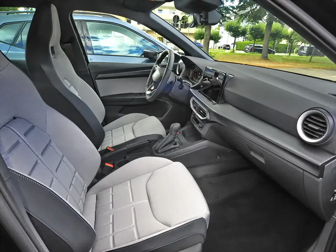 SEAT Arona 1.0 TSI DSG FR - Thumbnail 9