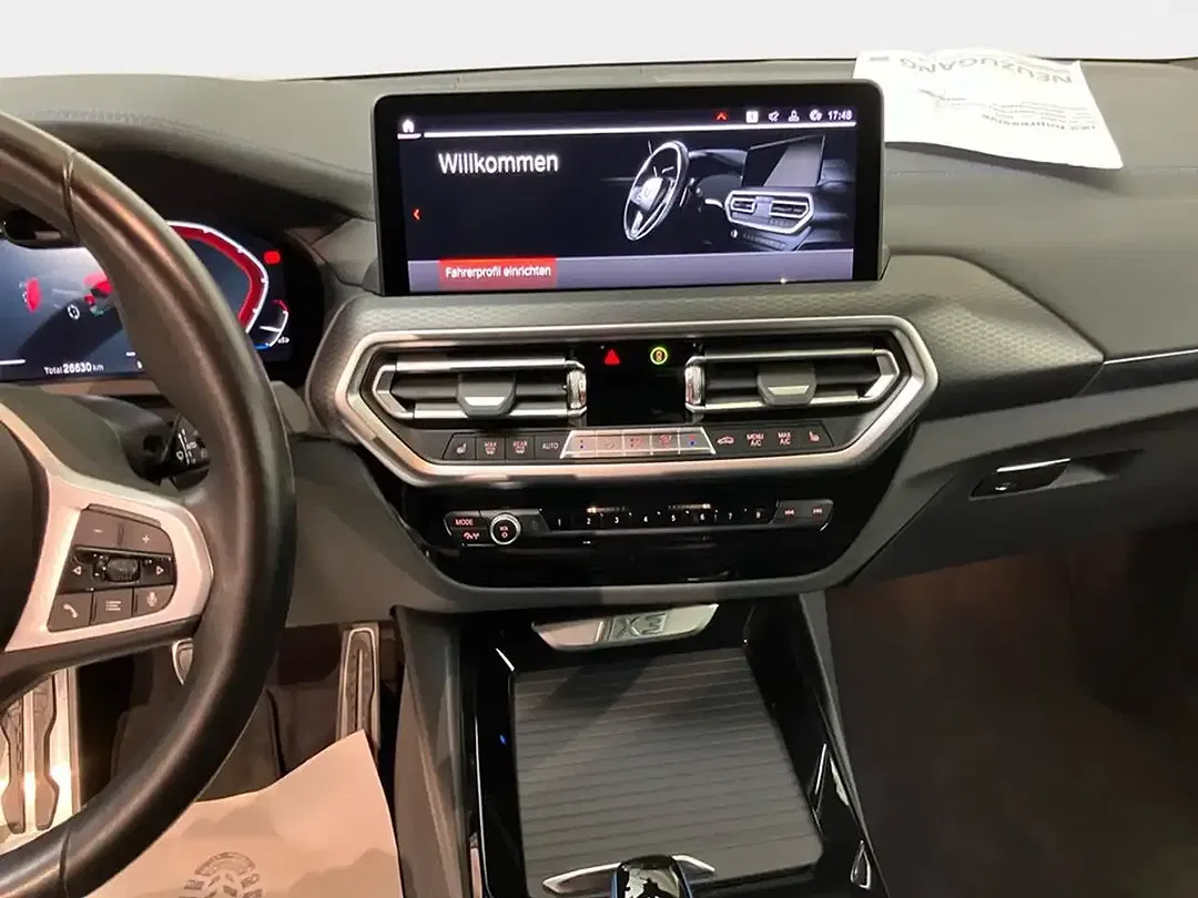 BMW iX3 - Thumbnail 10