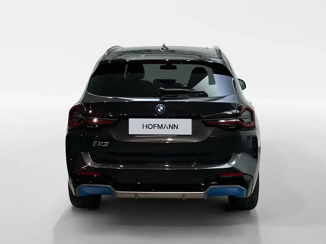 BMW iX3 - Thumbnail 5