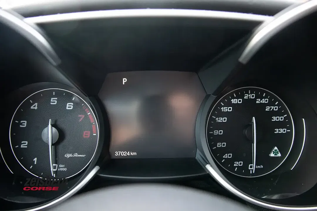 Alfa Romeo Giulia 2.9 V6 QV - Thumbnail 11