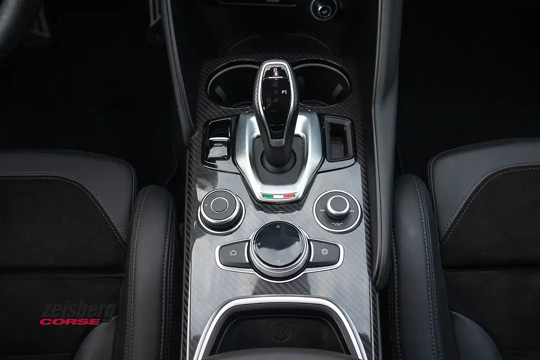 Alfa Romeo Giulia 2.9 V6 QV - foto 14