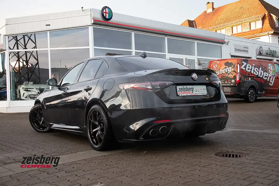 Alfa Romeo Giulia 2.9 V6 QV - Thumbnail 3