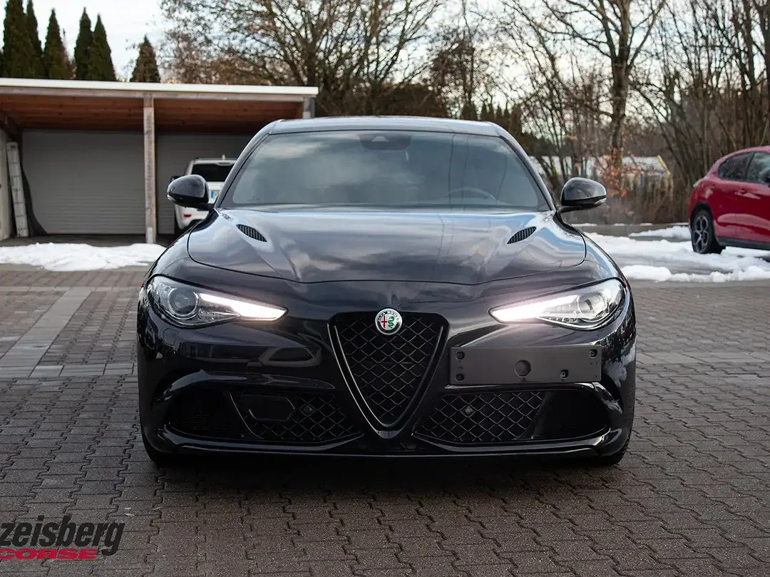 Alfa Romeo Giulia 2.9 V6 QV - Thumbnail 4
