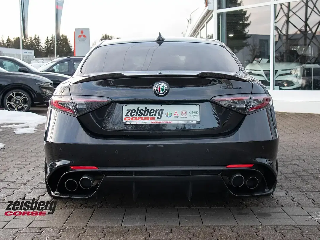 Alfa Romeo Giulia 2.9 V6 QV - Thumbnail 5