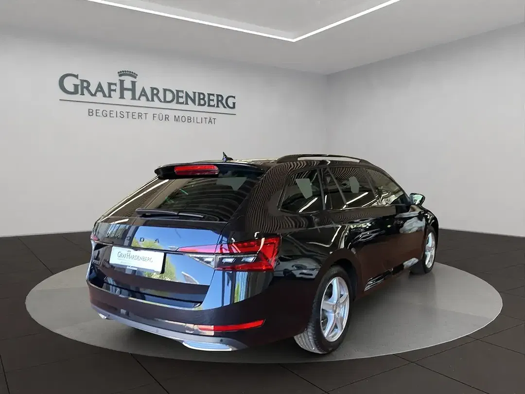 Skoda Superb TDI DSG Combi Sportline - Thumbnail 6