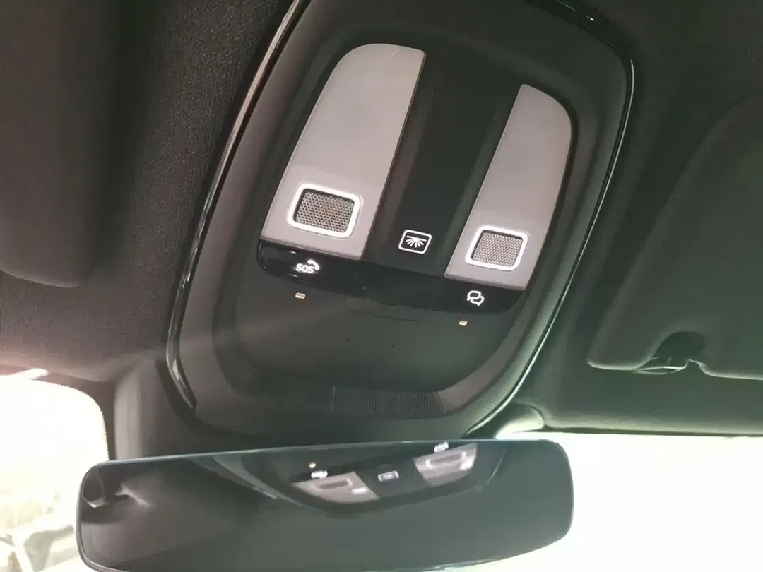 Volvo EX40 Single Motor Plus Dark - Thumbnail 18