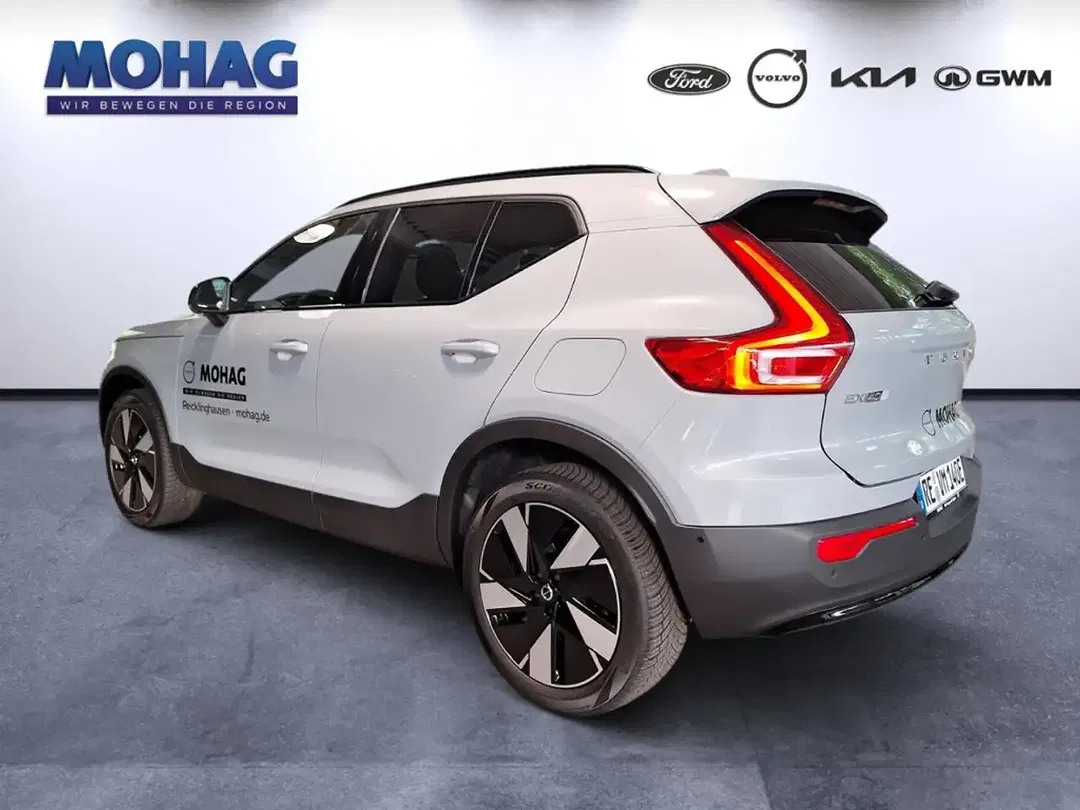 Volvo EX40 Single Motor Plus Dark - Thumbnail 4