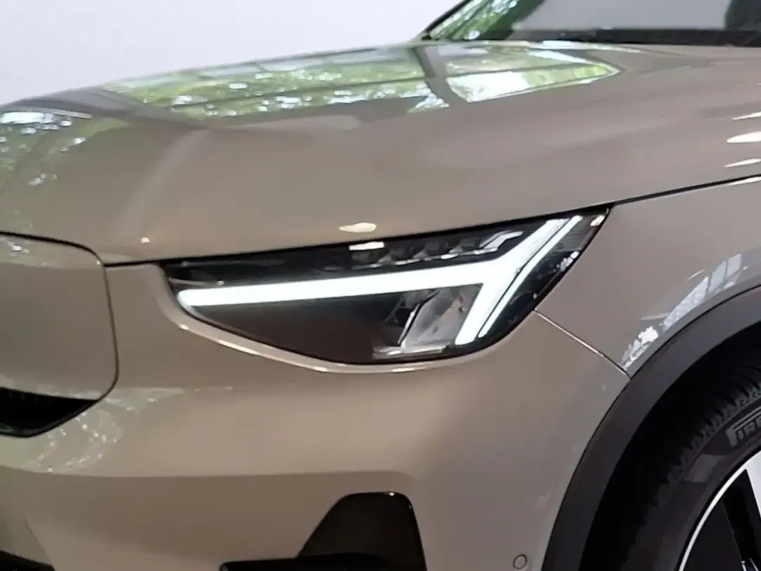 Volvo EX40 Single Motor Plus Dark - Thumbnail 5
