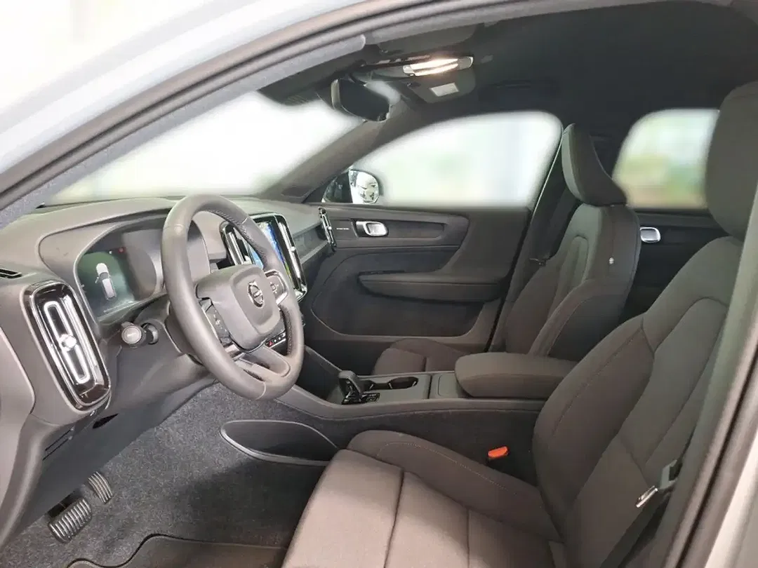 Volvo EX40 Single Motor Plus Dark - Thumbnail 7