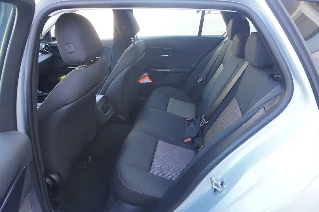 Mercedes-Benz C 200 AUT - Thumbnail 8