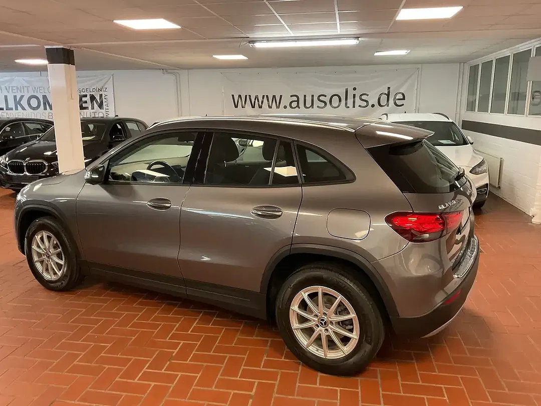 Mercedes-Benz GLA 180 - Thumbnail 5
