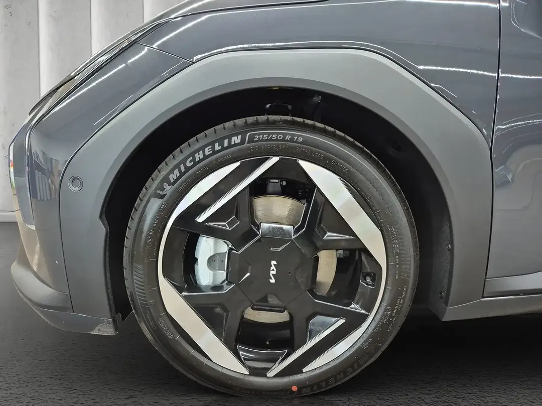 Kia EV4 Earth - Thumbnail 9