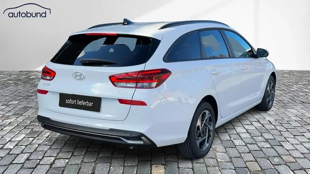 Hyundai i30 1.6 T-GDI AUT cw - Thumbnail 3