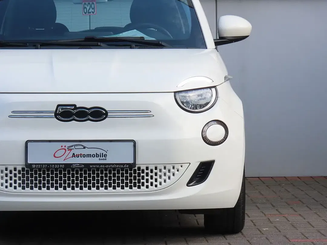 Fiat 500e - Thumbnail 3