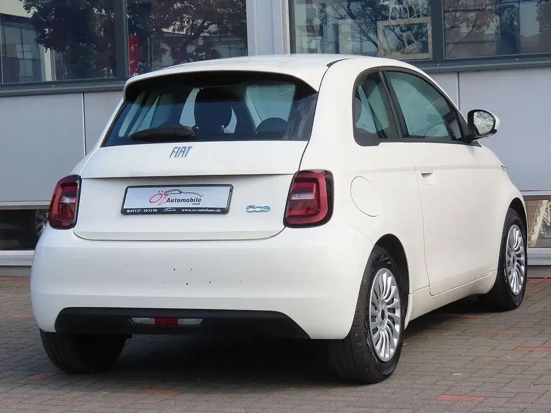 Fiat 500e - Thumbnail 6