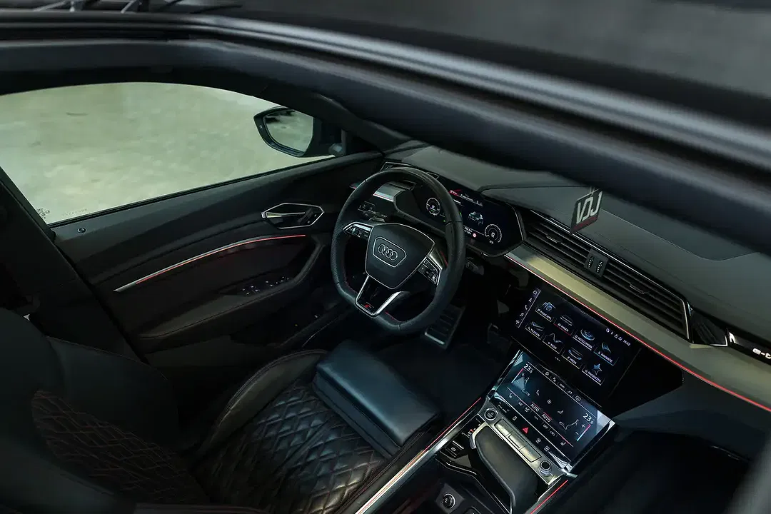 Audi Q8 e-tron 55 quattro - Thumbnail 7