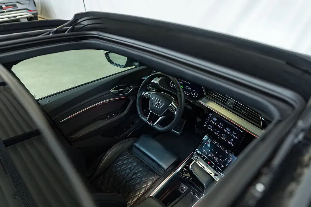 Audi Q8 e-tron 55 quattro - Thumbnail 8