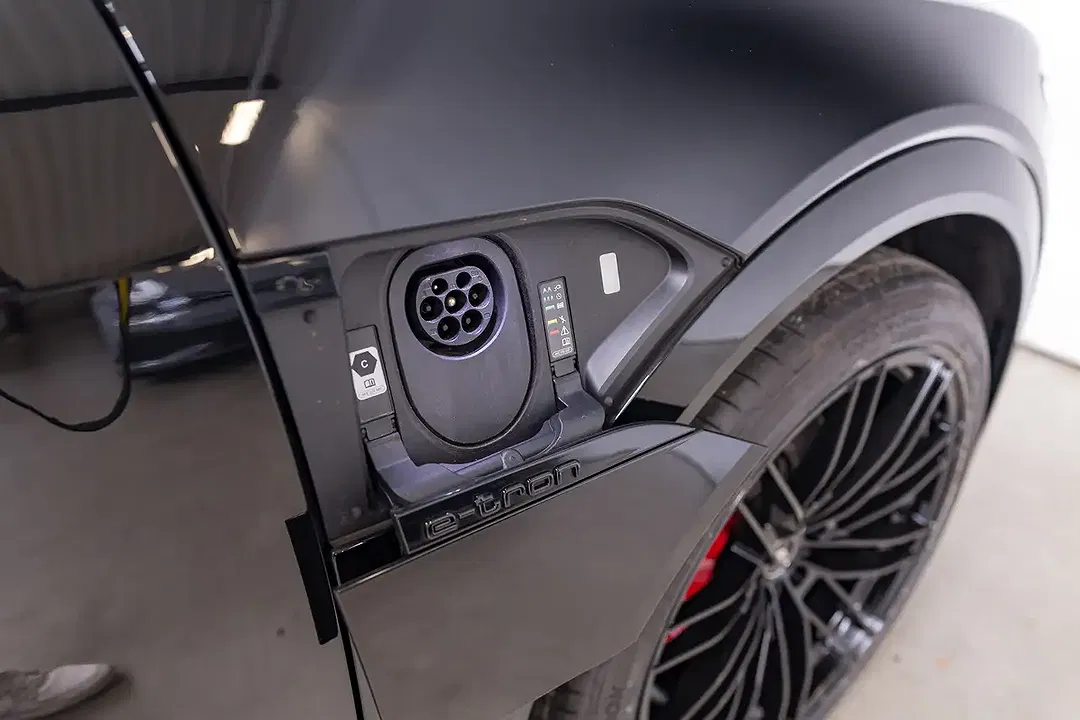 Audi Q8 e-tron 55 quattro - Thumbnail 9