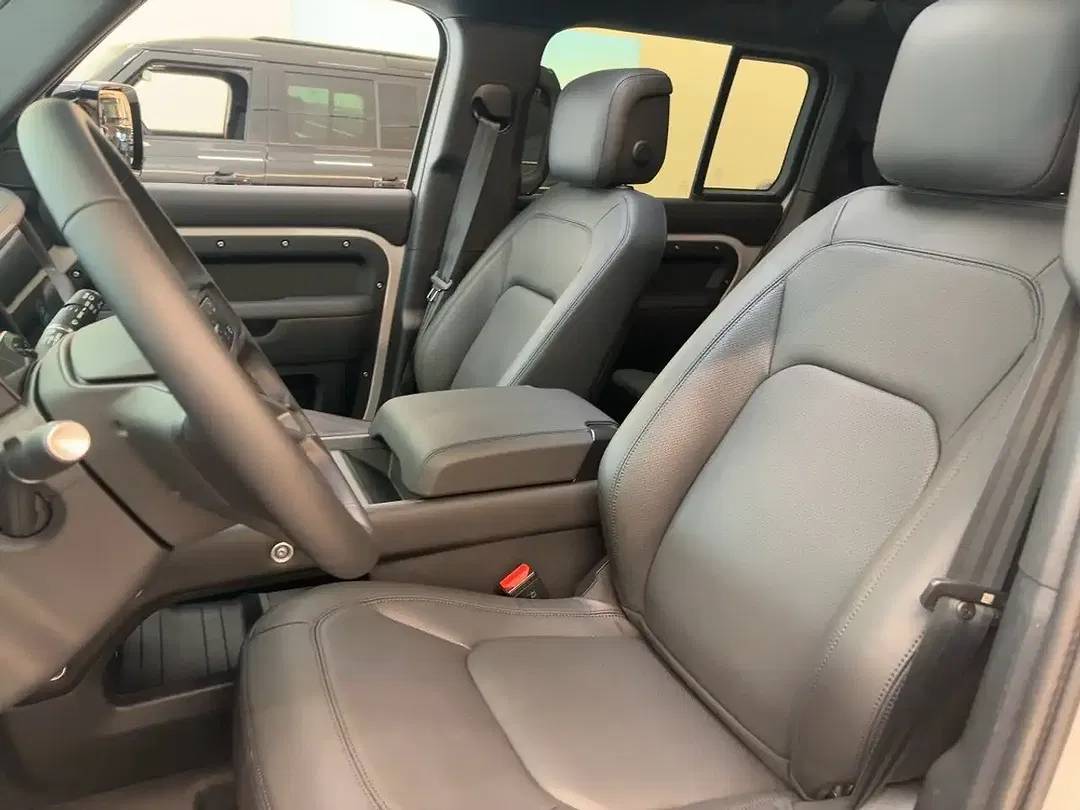 Land Rover Defender D350 110 X-Dynamic HSE - Thumbnail 8