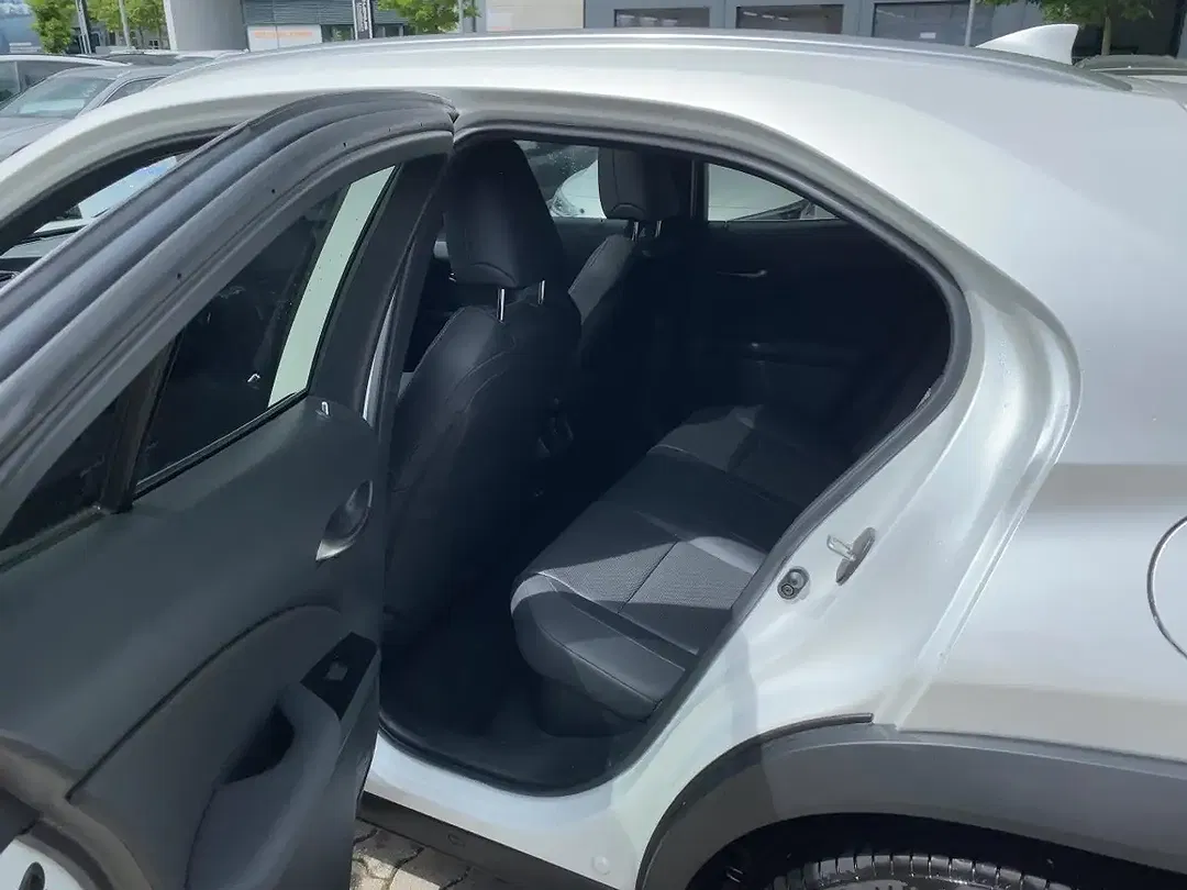 Lexus UX 250h Executive Line - Thumbnail 10