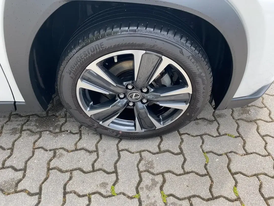 Lexus UX 250h Executive Line - Thumbnail 7