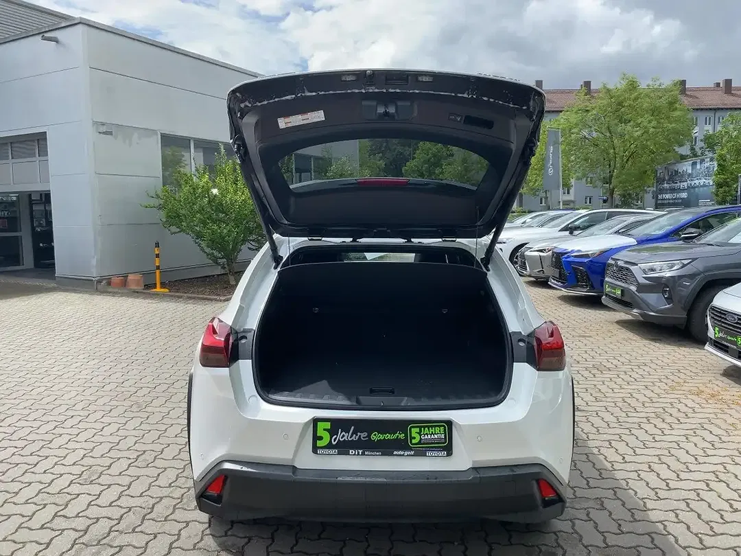 Lexus UX 250h Executive Line - Thumbnail 8