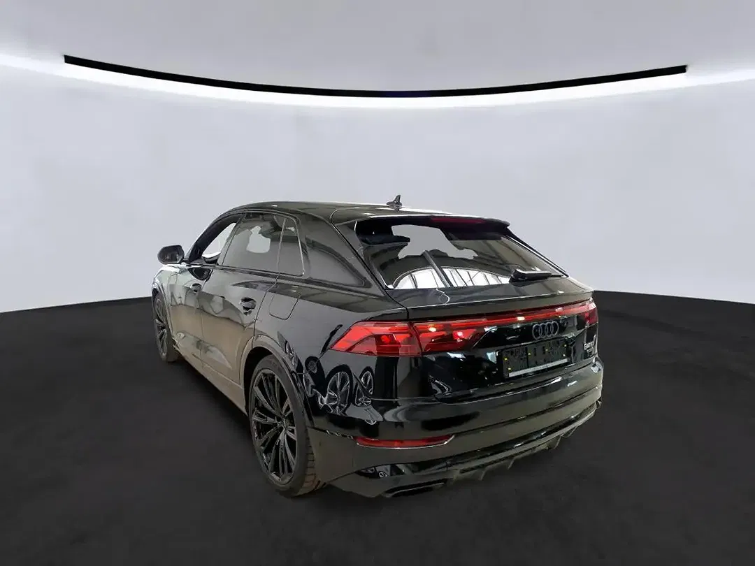 Audi Q8 S line - Thumbnail 5