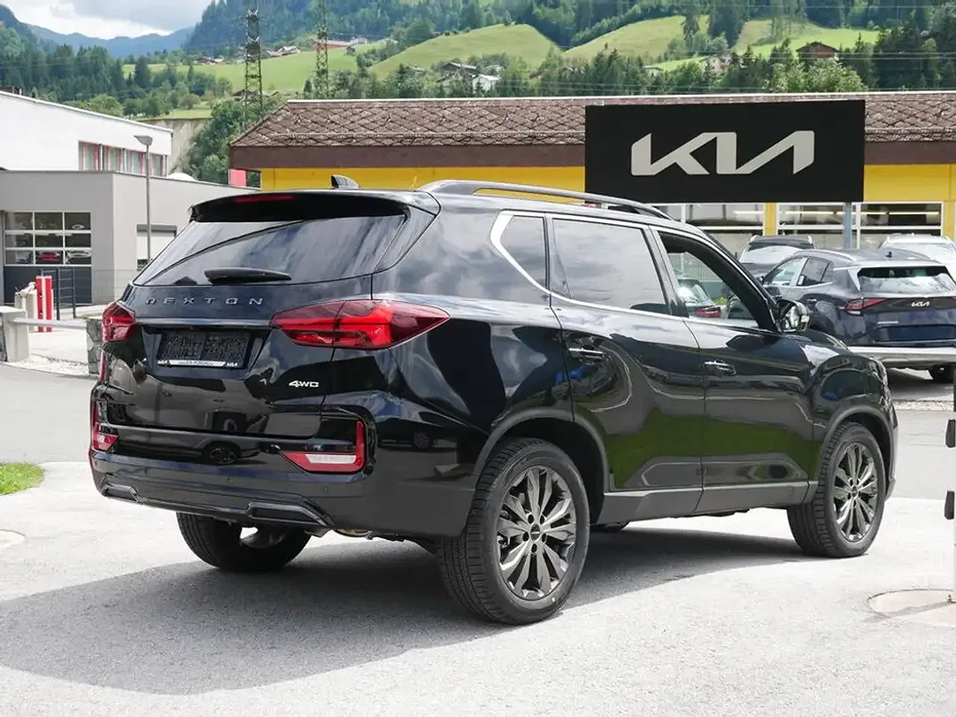 KGM Rexton - Thumbnail 4