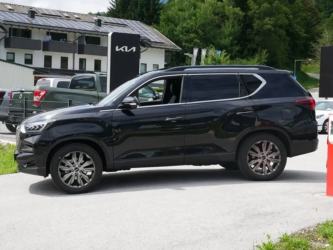 KGM Rexton - Thumbnail 9