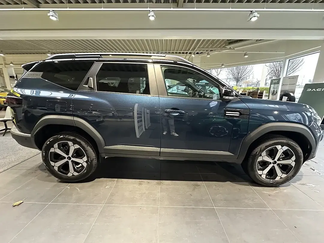Dacia Bigster TCe Journey - Thumbnail 10
