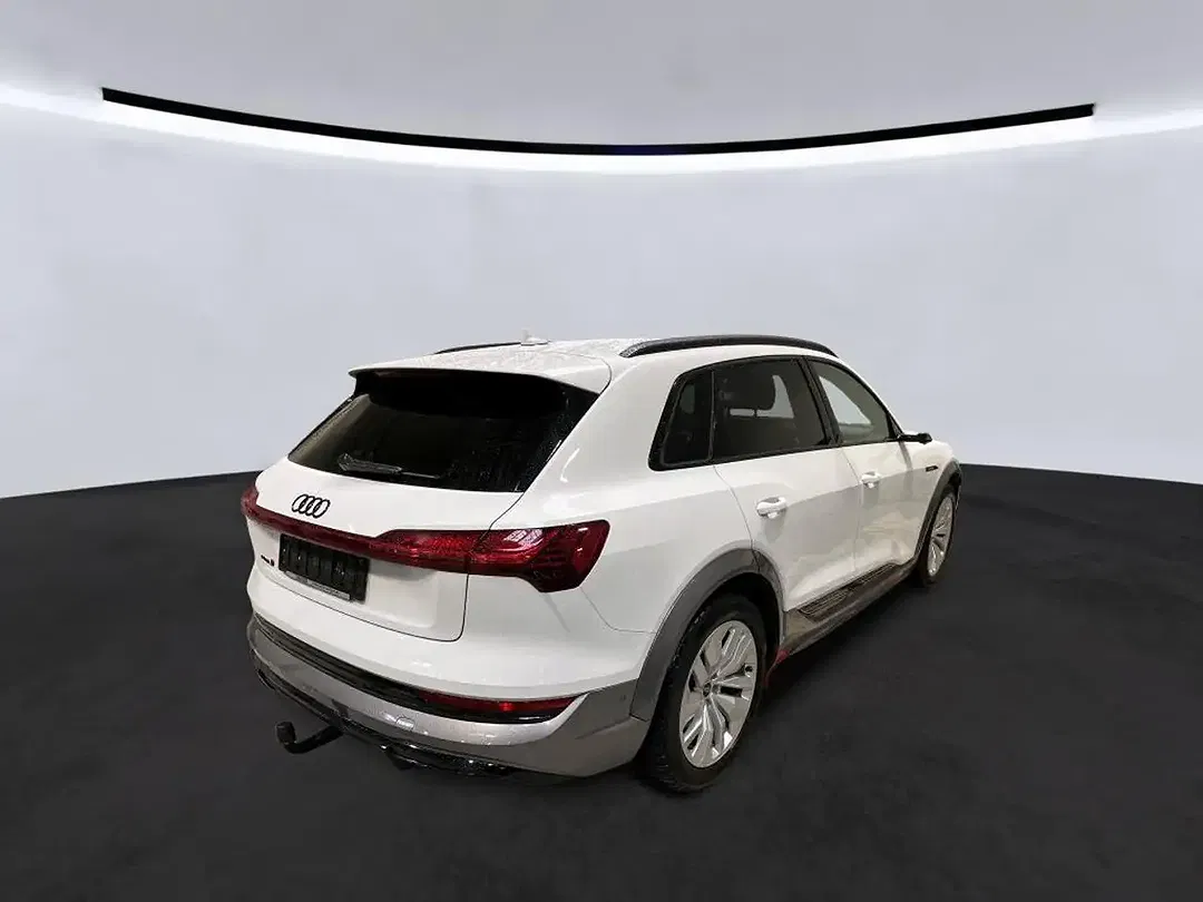 Audi e-tron Matrix LED - Thumbnail 7
