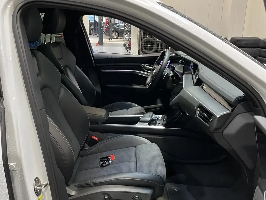 Audi e-tron Matrix LED - Thumbnail 8