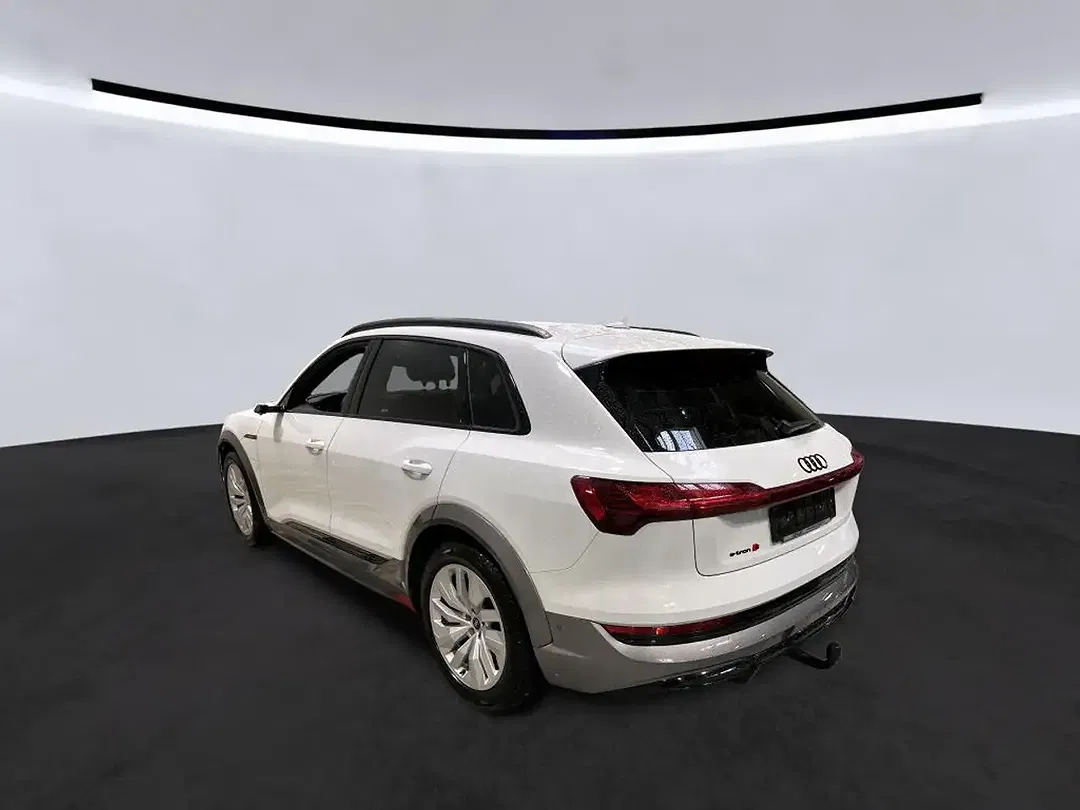 Audi e-tron Matrix LED - Thumbnail 6