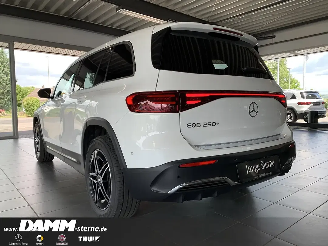 Mercedes-Benz EQB 250 AMG - foto 2